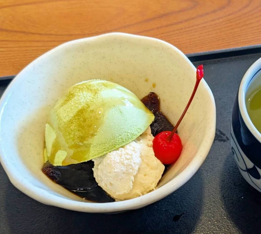 藍屋の黒糖ゼリーと和三盆ムースのパフェ