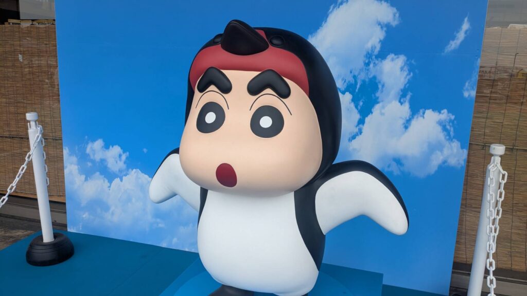 ツバメのコスプレしてるしんちゃん